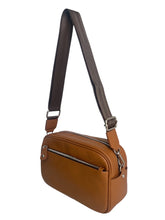Victoria M Camel